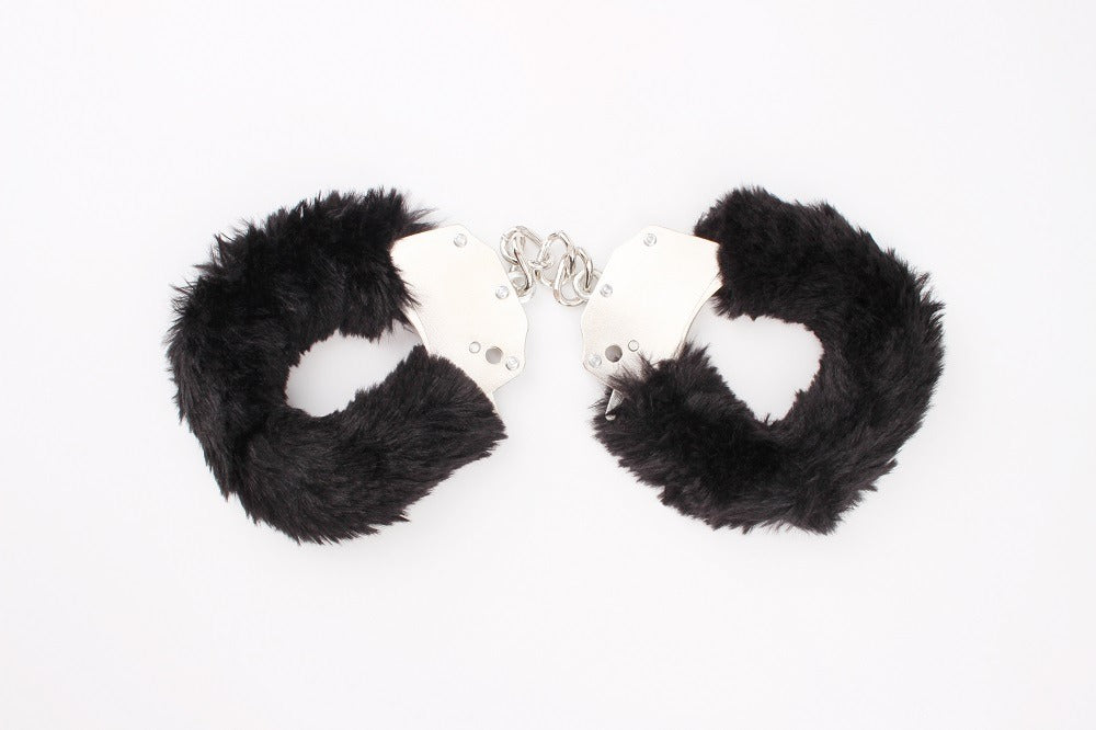 HI-BASIC FUR-LINED HANDCUFFS - NEGRO